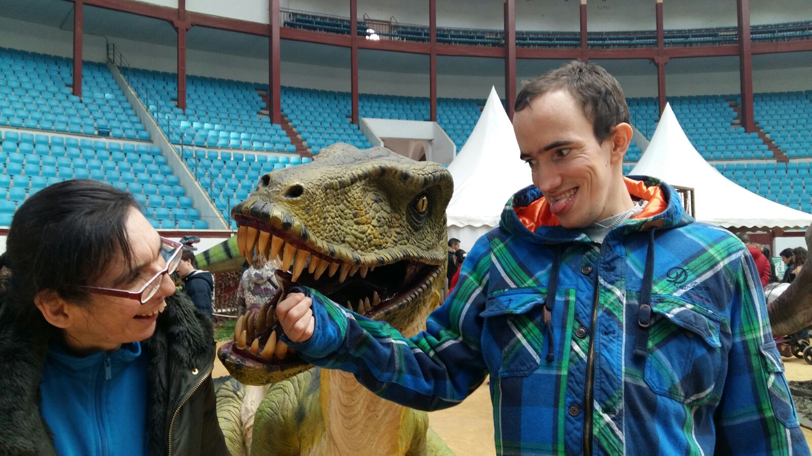 ¡Os invitamos a nuestro paseo por el Jurásico! Dinos XXL que nos cautivaron…